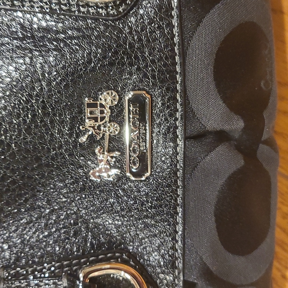 COACH - Ashley Satchel w/ Modern C! GREAT Condition! - Picture 3 of 6